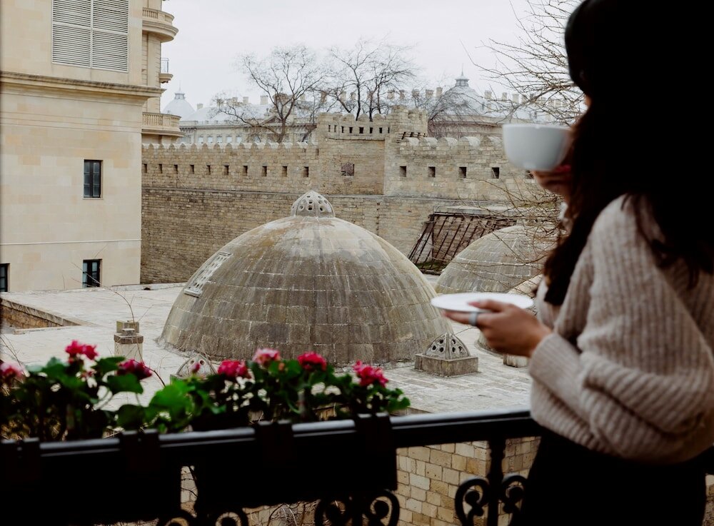 Фото Royal Antique Boutique Hotel