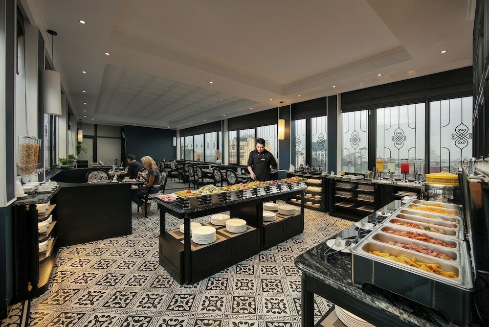 Фото Hanoi Le Chateau Hotel & SPA