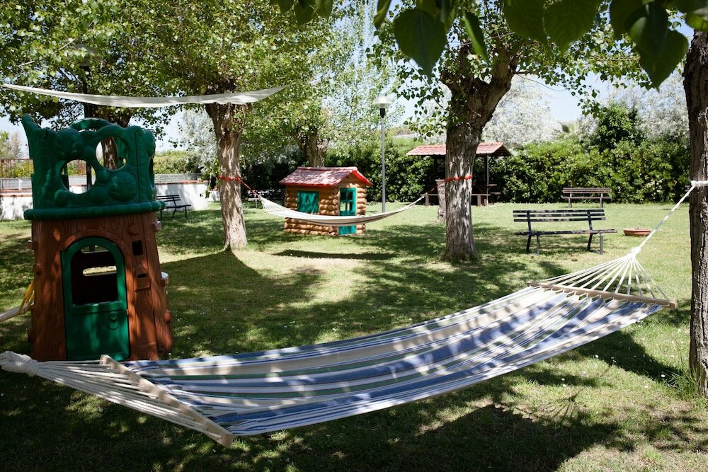 Фото Hotel St. Gregory Park