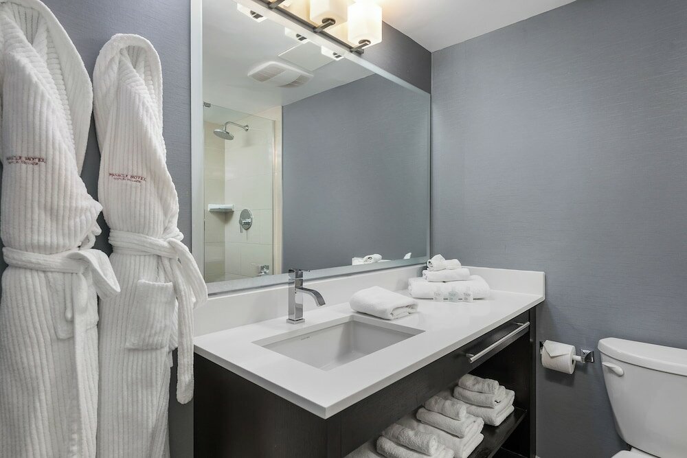 Фото Pinnacle Hotel Whistler Village