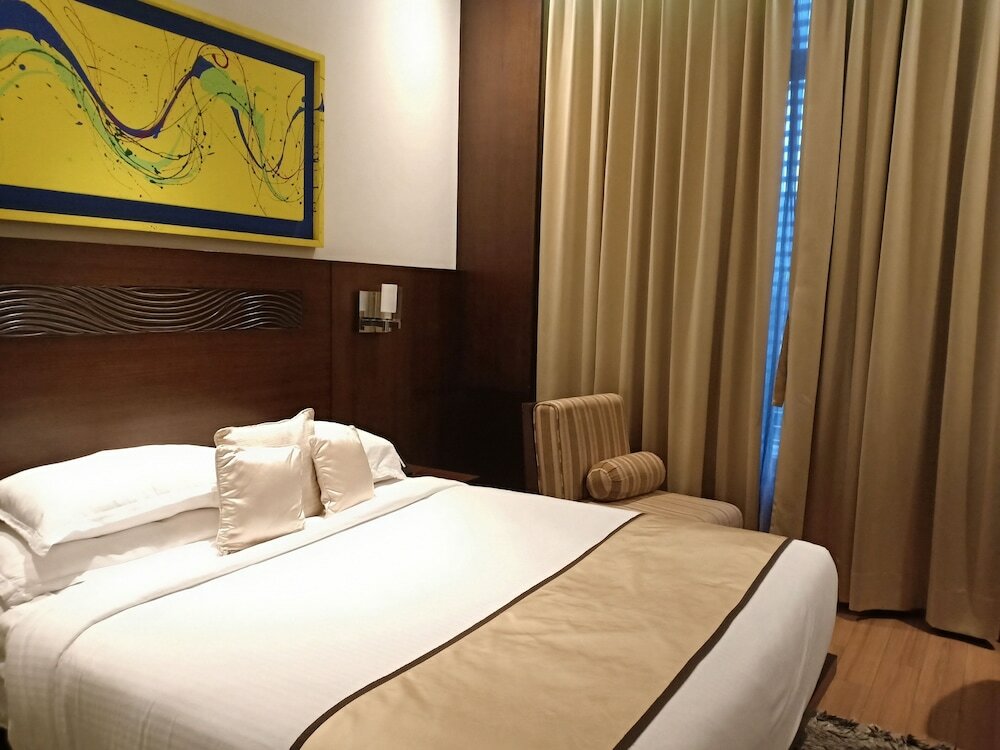 Фото Monotel Luxury Business Hotel