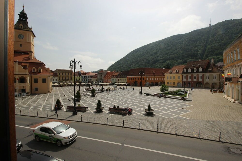 Фото Main Square Apartments & More