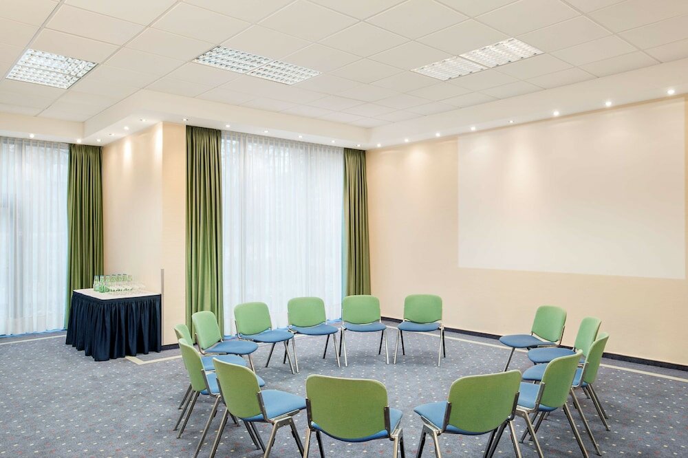 Фото Nh Oberhausen