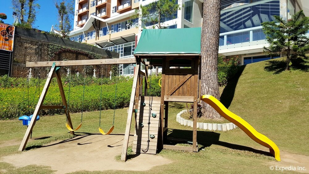 Фото Newtown Plaza Hotel