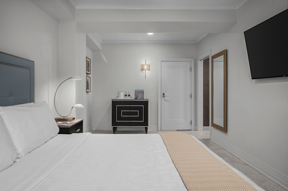 Фото The Jung Hotel and Residences