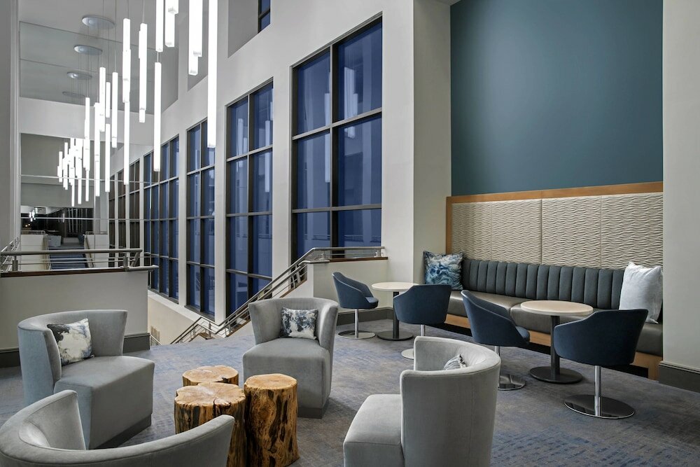 Фото Delta Hotels by Marriott Richmond Downtown