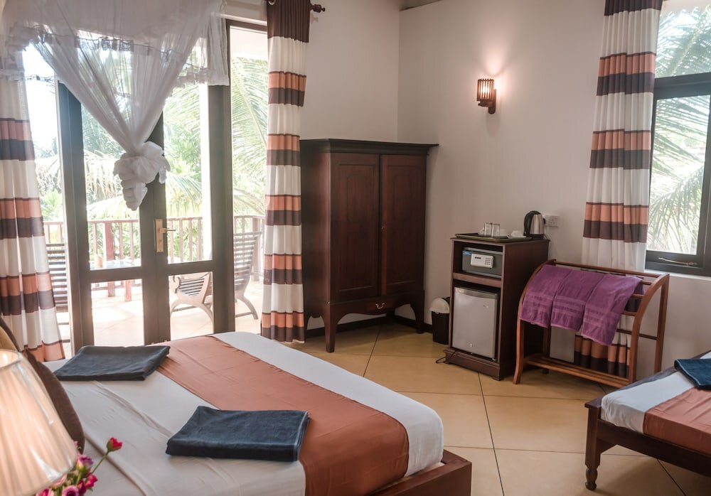 Фото Central Beach Inn