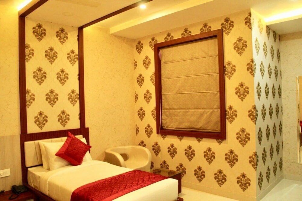 Фото Hotel Uday Palace