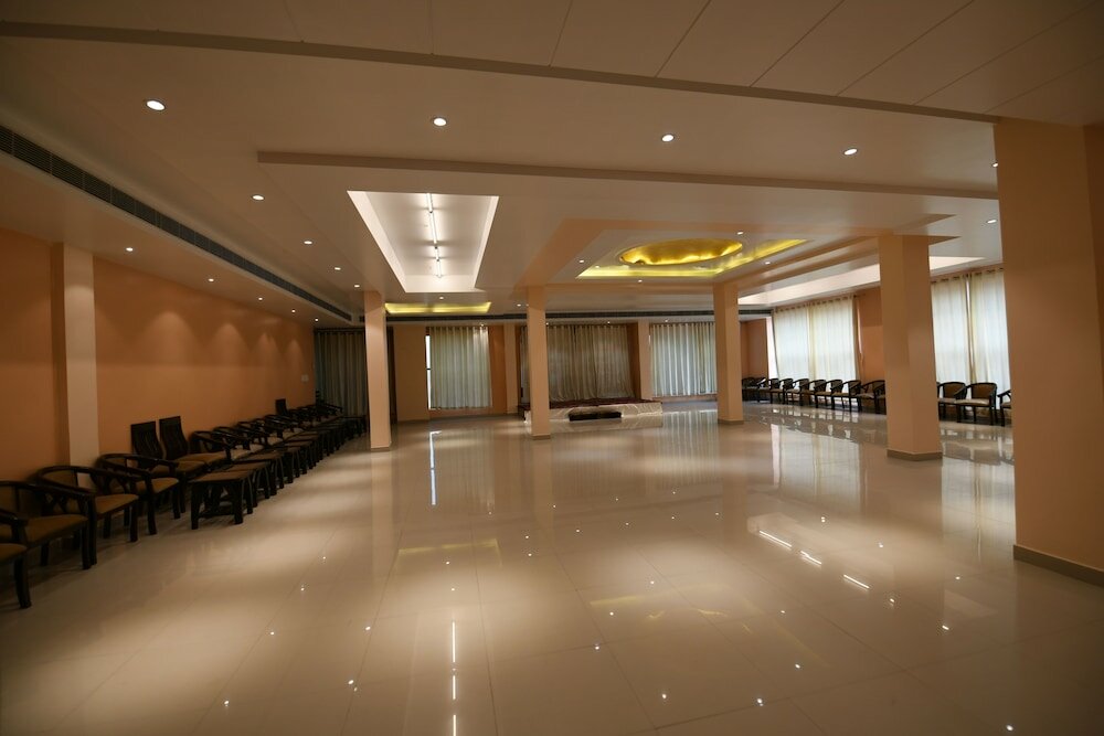 Фото Hotel Jataka Inn