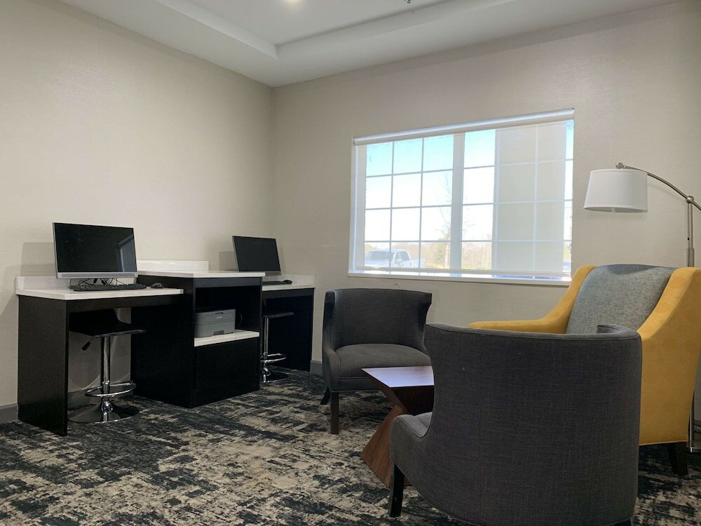 Фото Best Western Plus Olive Branch Hotel & Suites