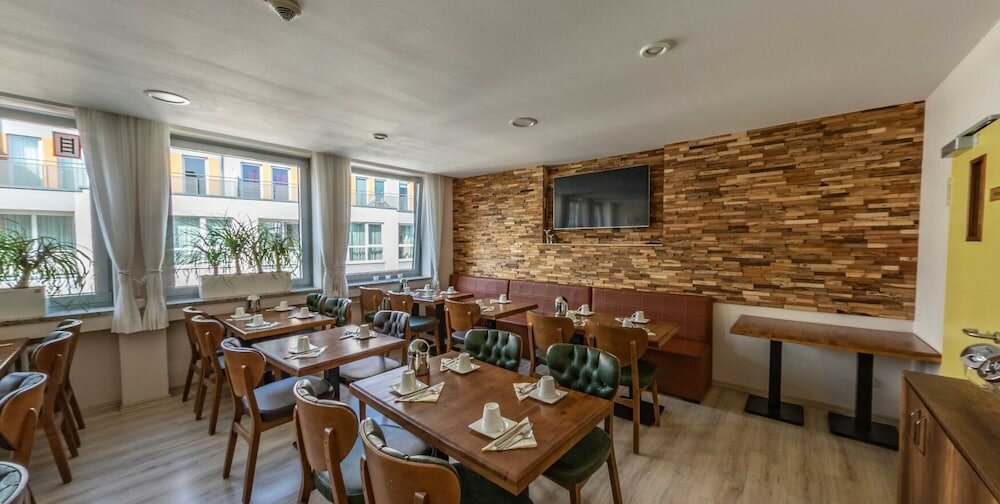 Фото Hotel Bayrischer Hof