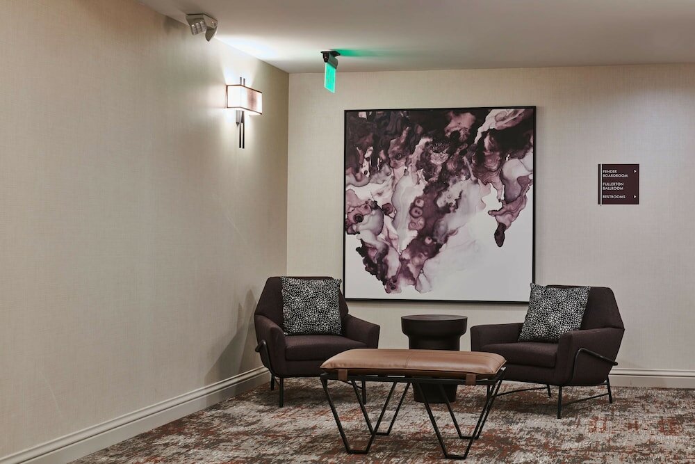 Фото DoubleTree by Hilton Fullerton