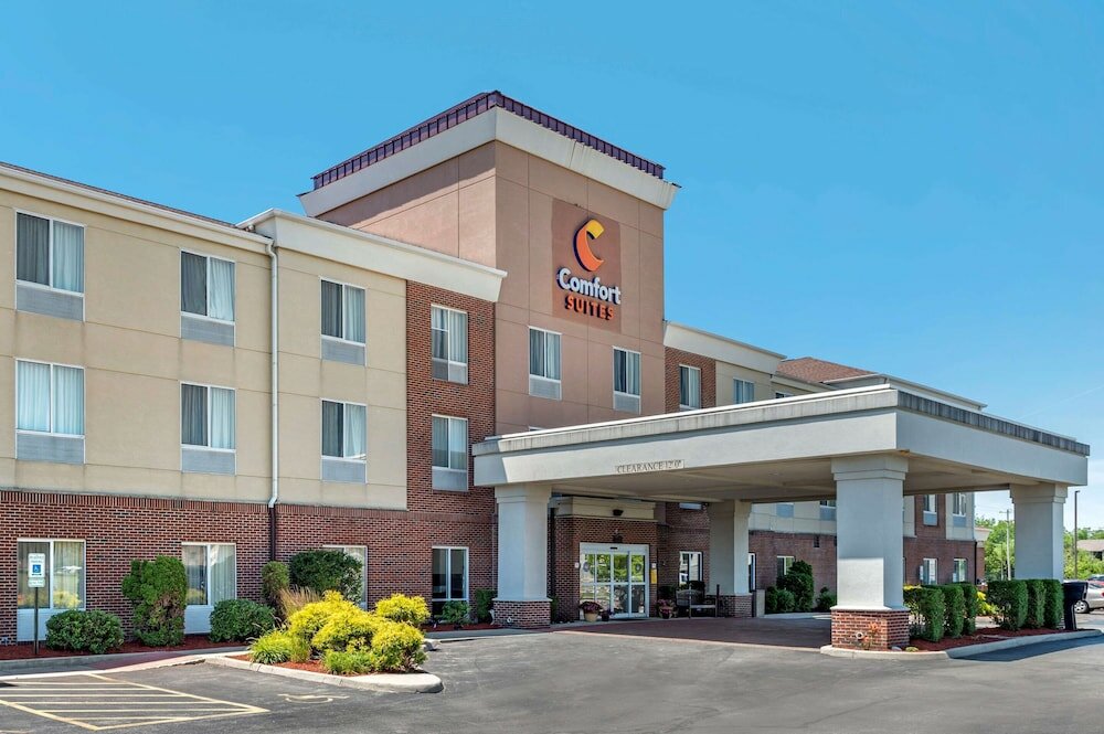 Фото Comfort Suites Urbana Champaign, University Area
