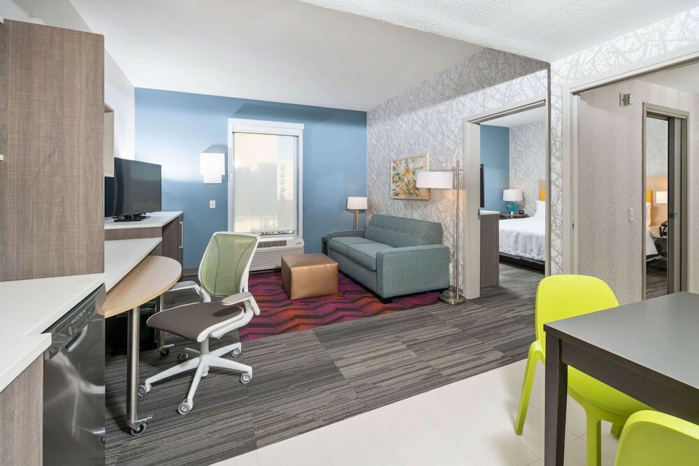 Фото Home2 Suites by Hilton Newark Airport