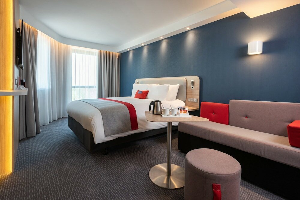 Фото Holiday Inn Express Rouen Centre - Rive Gauche by Ihg