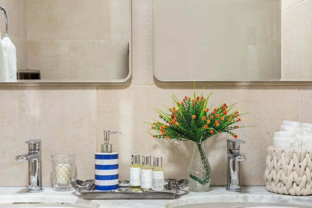 Фото Park Lane Apartments - Clarges St