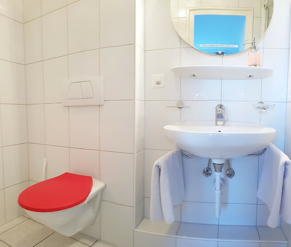 Фото Adventure Guesthouse Interlaken