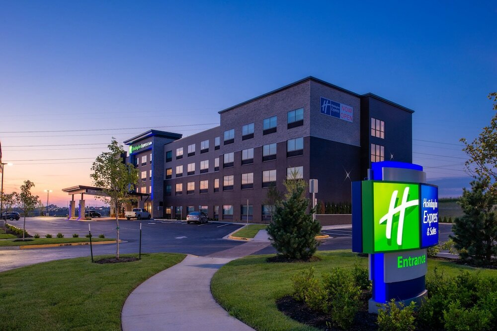 Фото Holiday Inn Express & Suites Olathe West, an Ihg Hotel