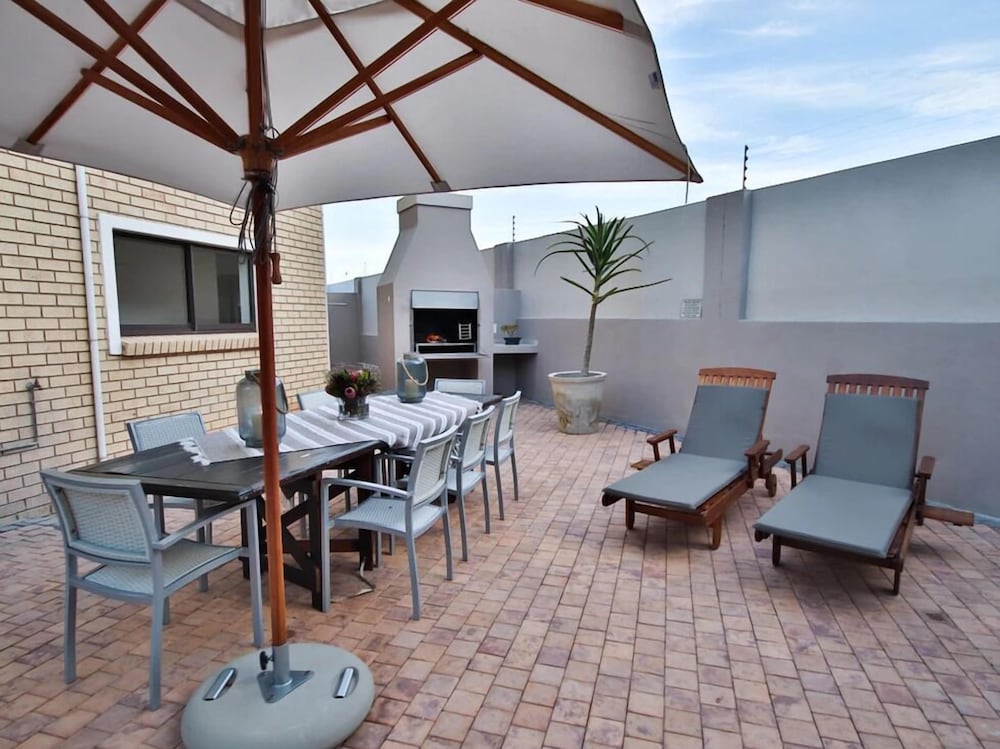 Фото Jeffreys Bay Luxury Apartments