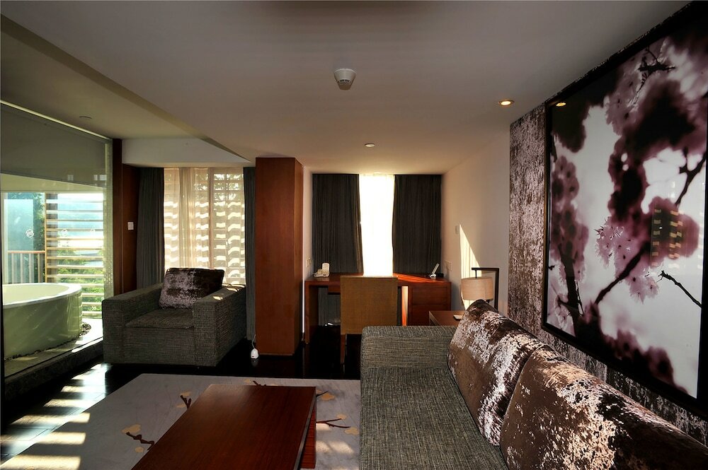 Фото Baiyun Lakeside Hotel