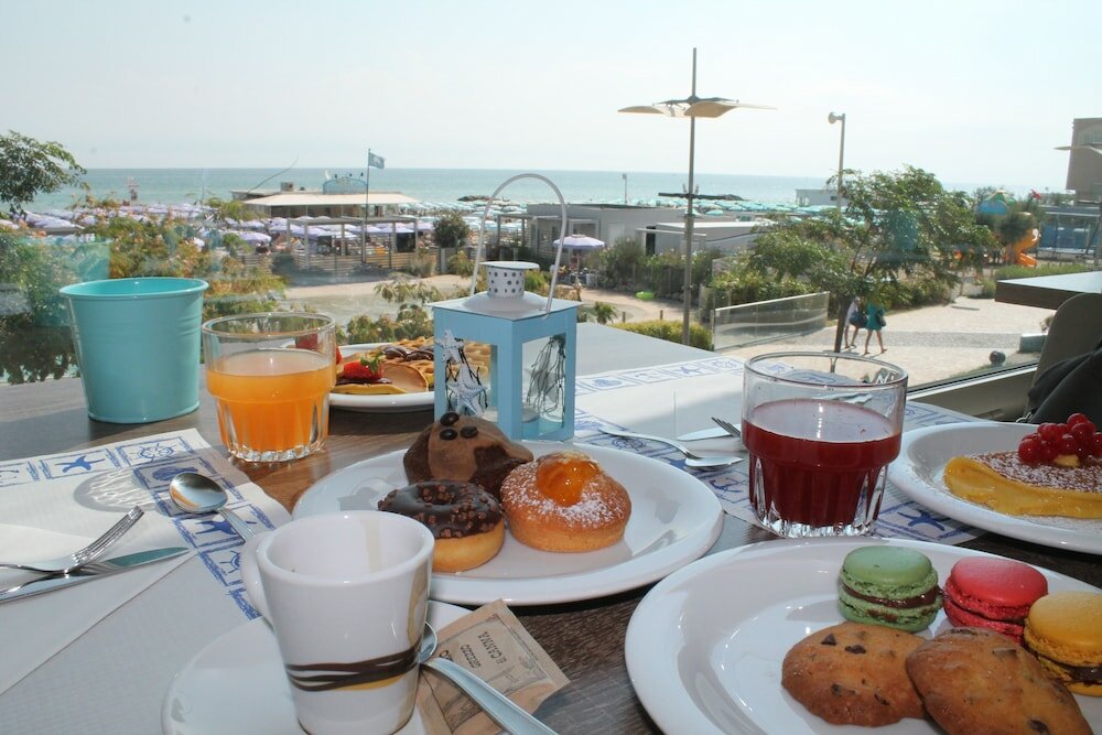 Фото Hotel Alexandra