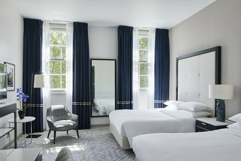 Hotel London Marriott Hotel Grosvenor Square, London, photo