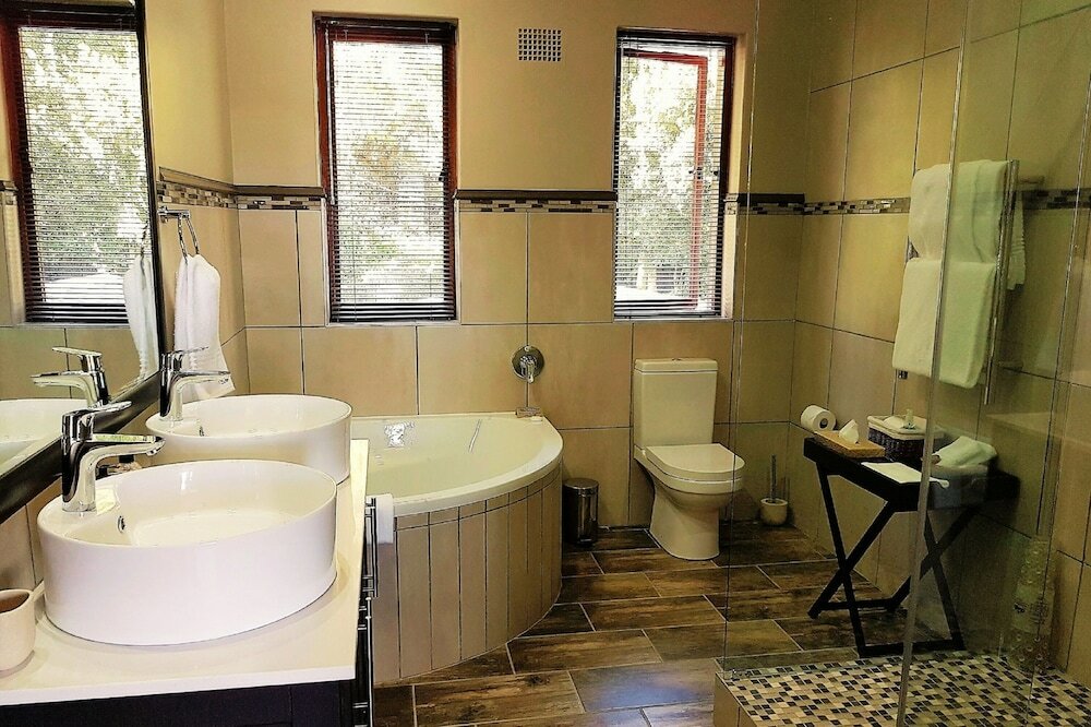 Фото Wilderness Manor