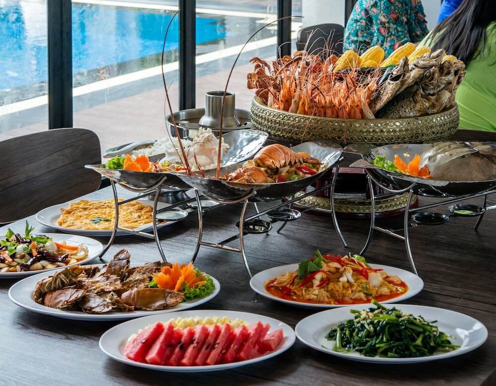 Фото The Pat Hotel