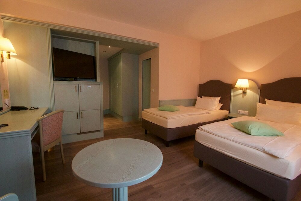 Фото Hotel zum Loewen