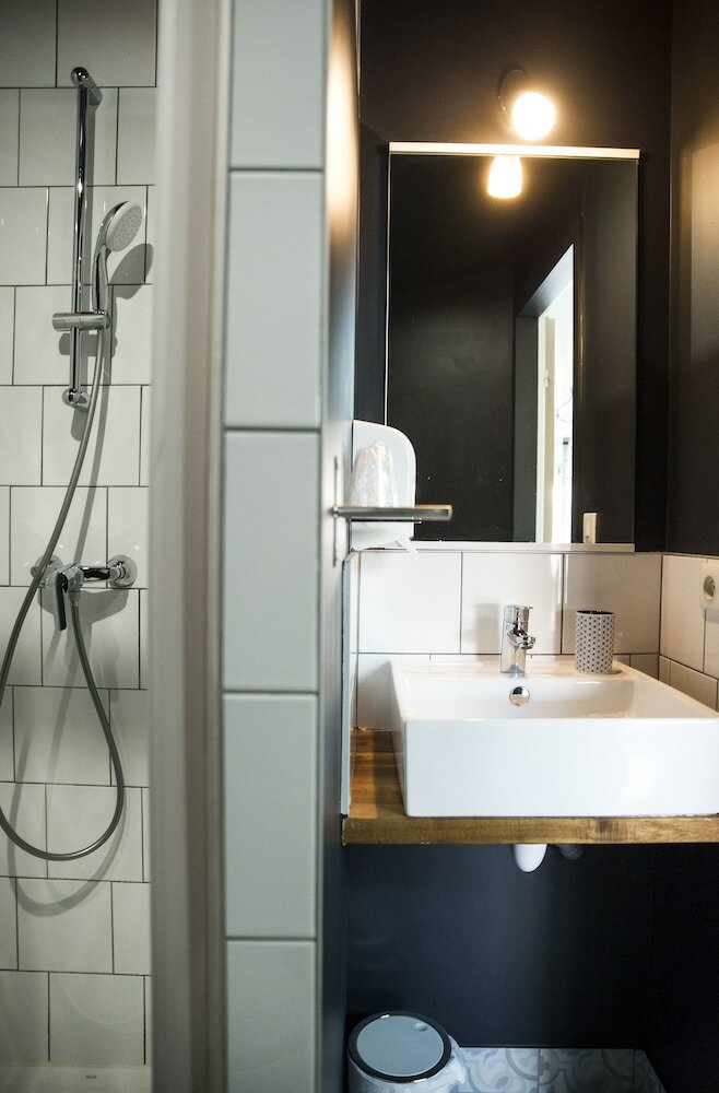 Фото Georges Hostel & Café