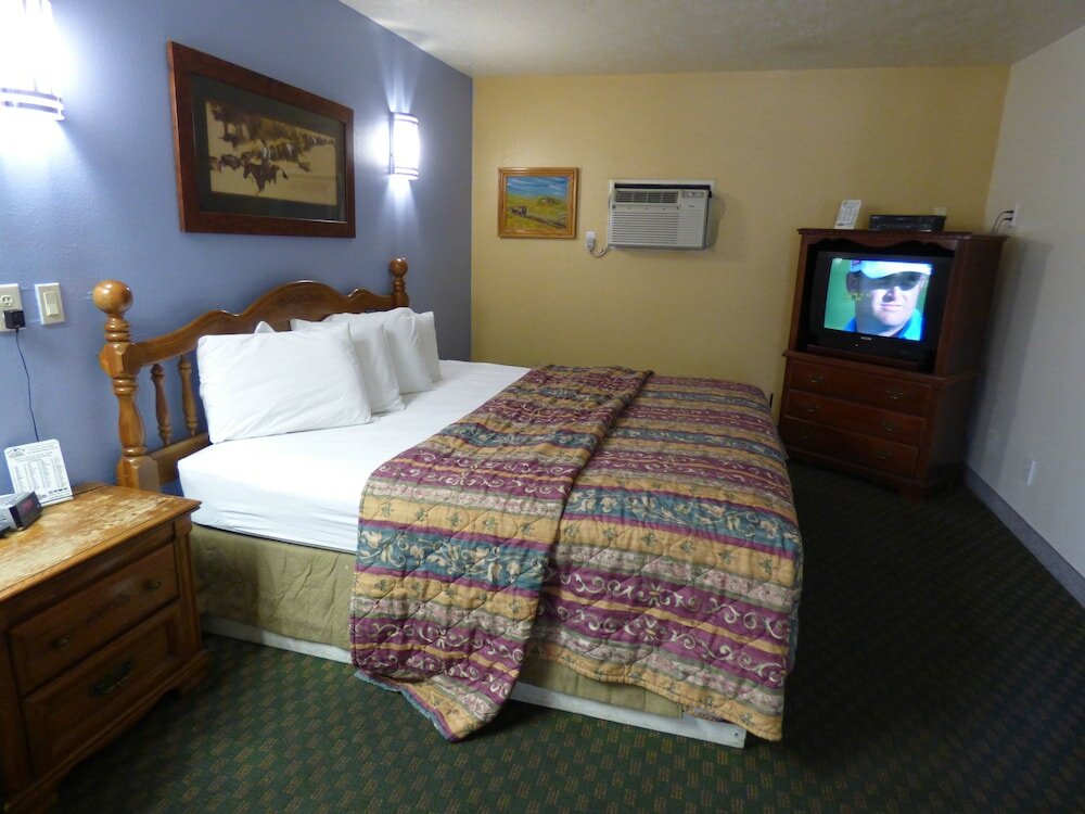 Фото Coronada Inn and Suites