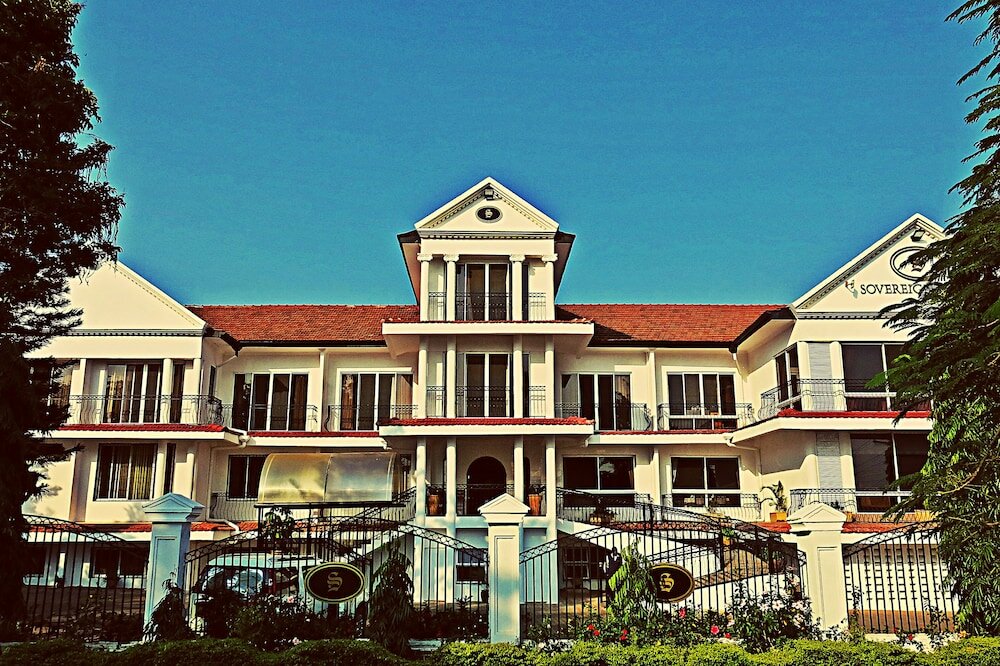 Фото Sovereign Hotel