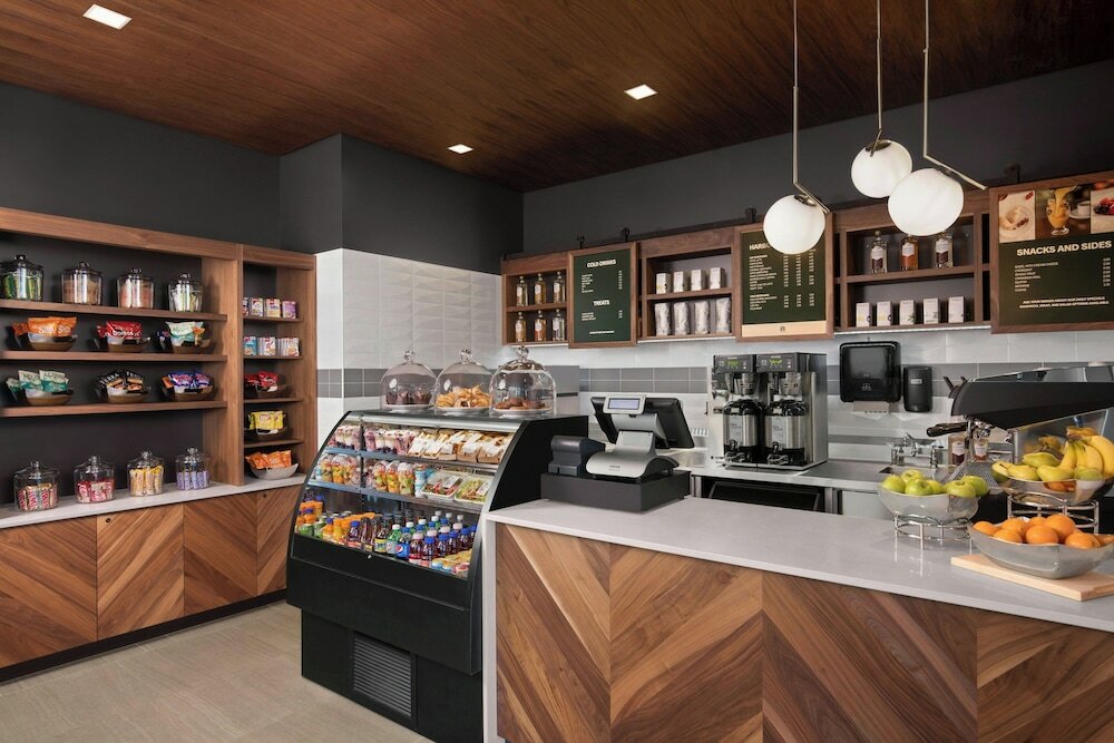 Фото Delta Hotels by Marriott Thunder Bay