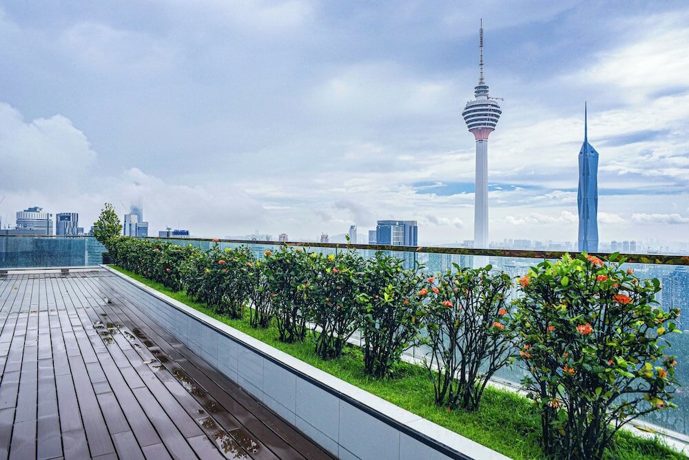 Фото The Hollwood Suites at Platinum