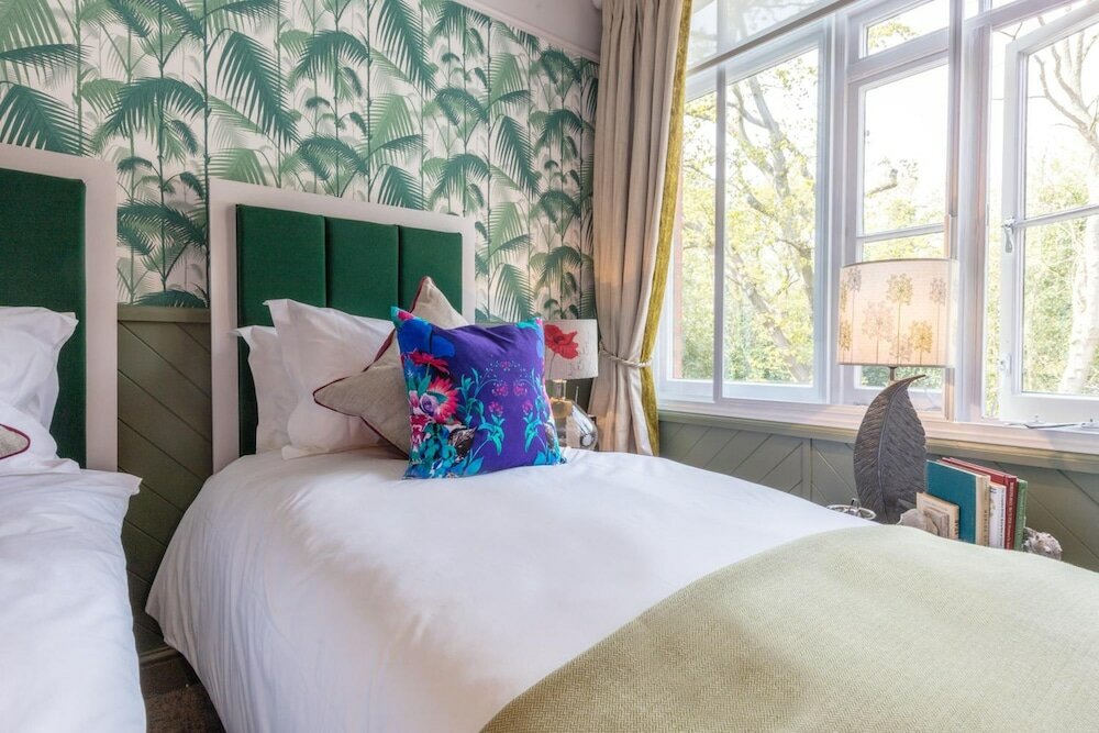 Фото The Hand & Spear