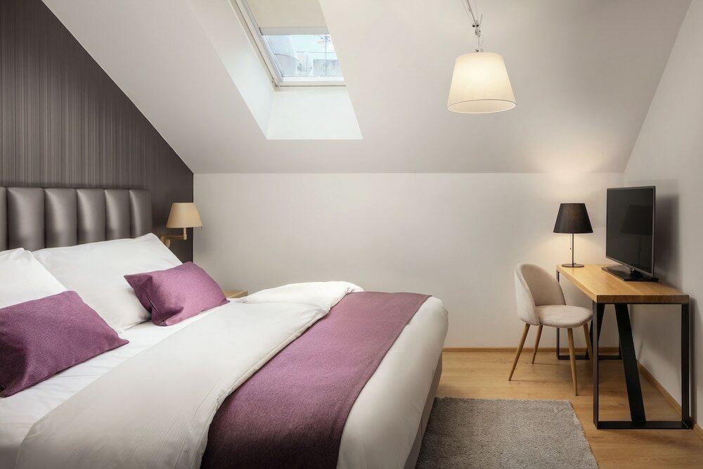 Фото MOODs Charles Bridge