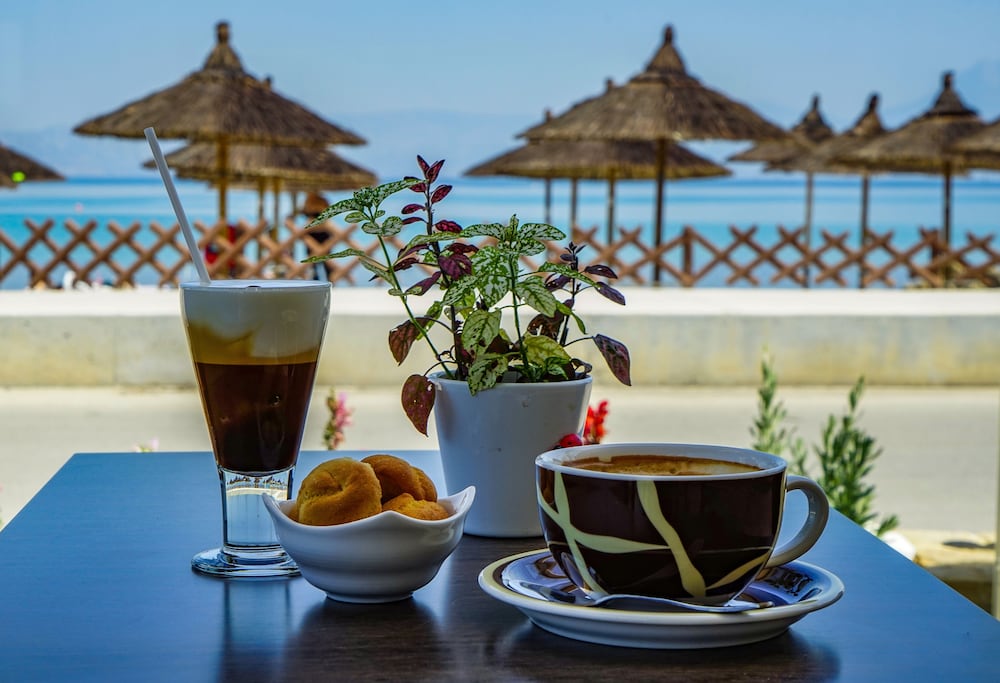 Фото Kokoni Beach Hotel