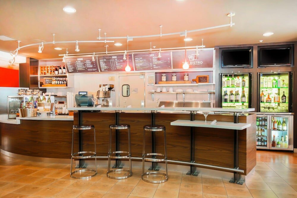 Фото Courtyard by Marriott Salinas Monterey