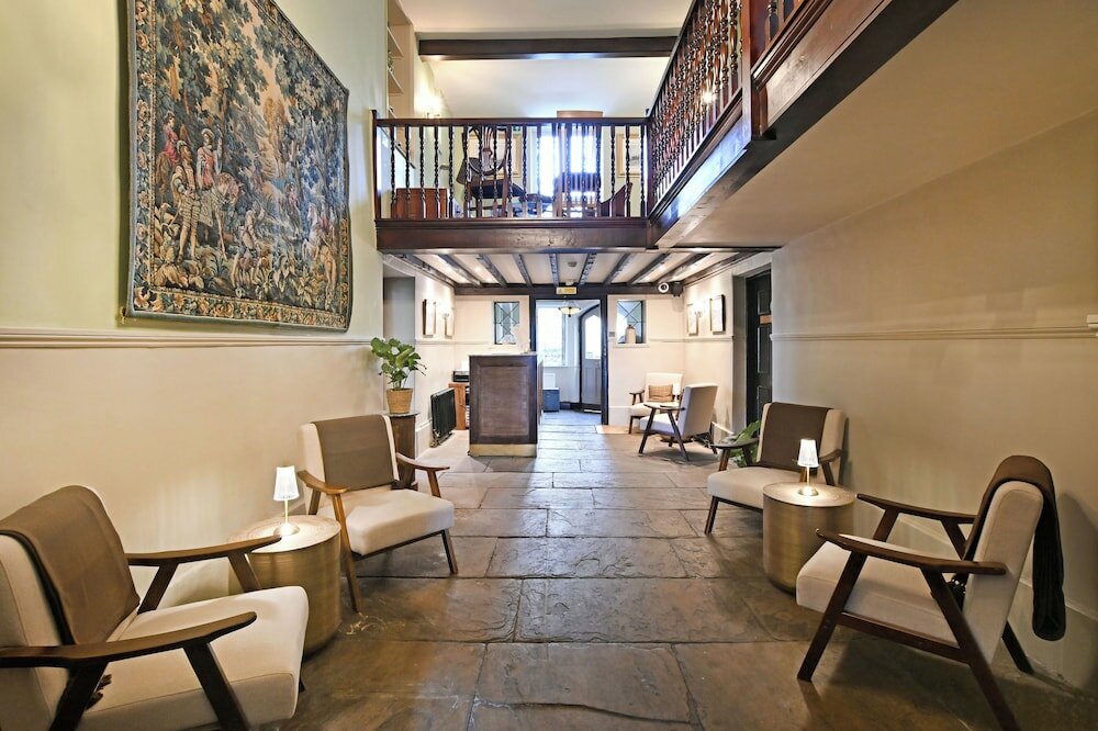 Фото Stanton Manor Hotel