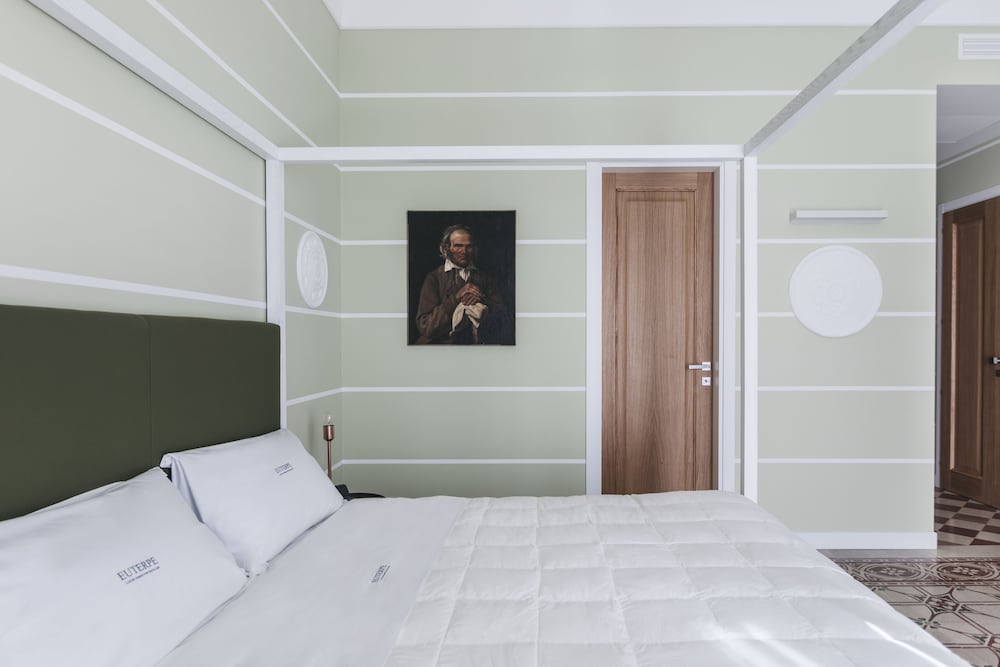 Фото Euterpe L. H. T.