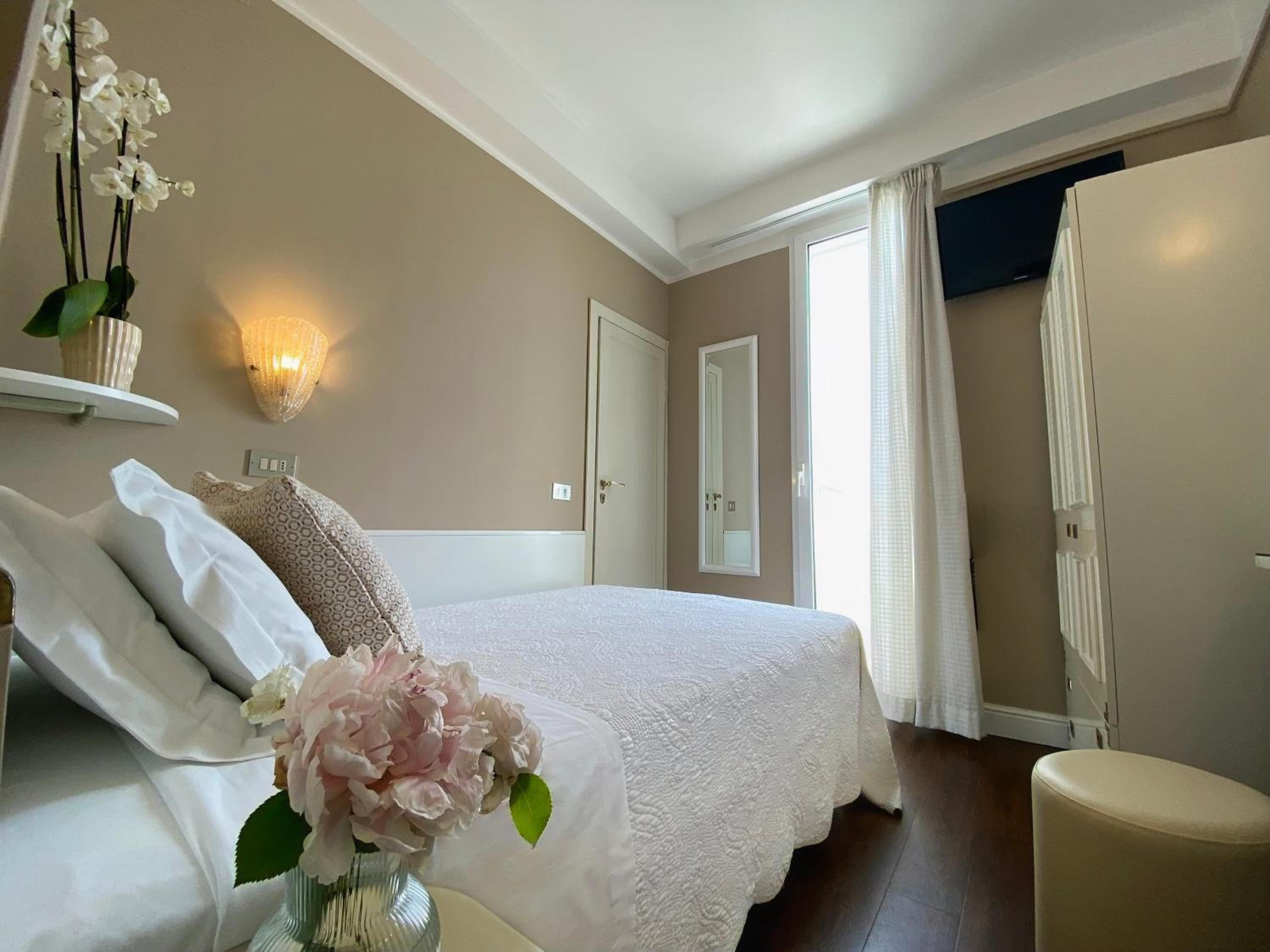 Фото Hotel Admiral