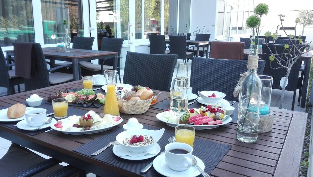 Фото Caravelle Hotel im Park