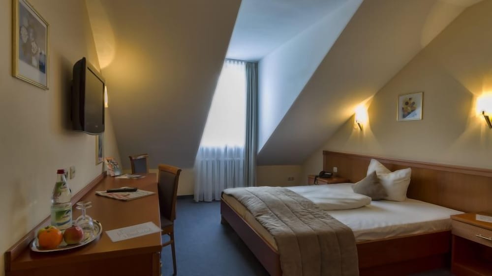 Фото Hotel Blutenburg