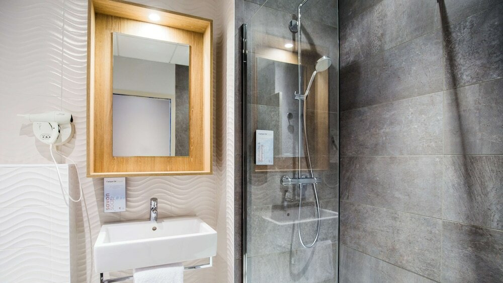 Фото Campanile Rennes Centre Gare