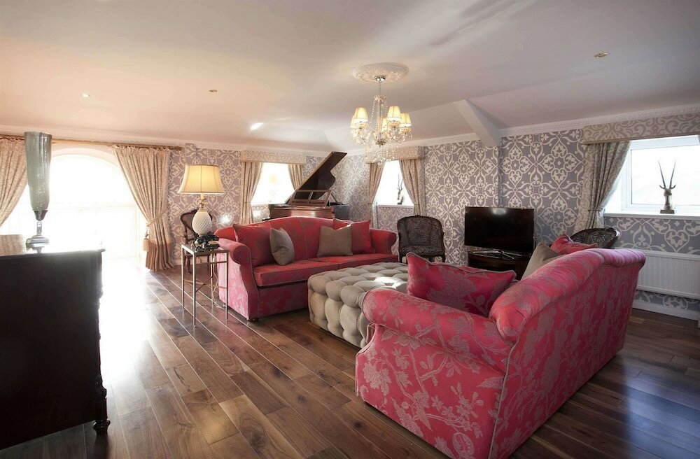 Фото St James Hotel, Bw Premier Collection