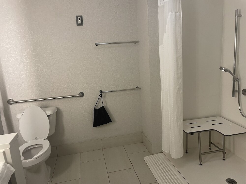 Фото Holiday Inn Express & Suites Mishawaka - South Bend, an Ihg Hotel