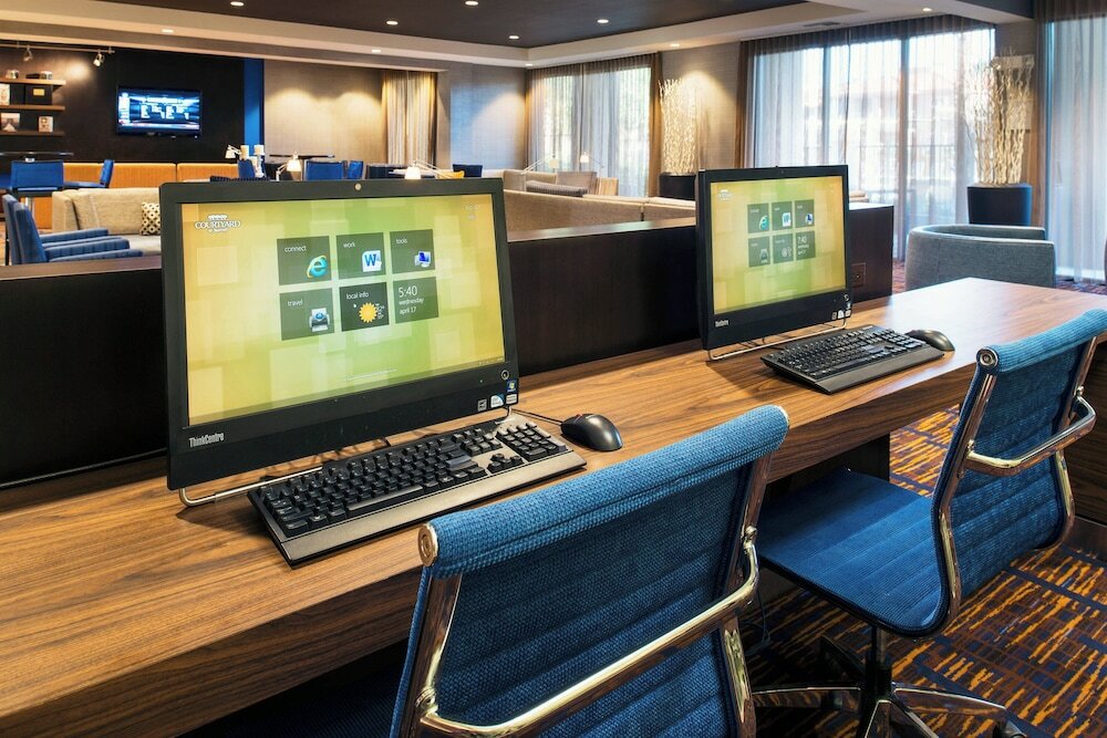 Фото Courtyard Palm Desert by Marriott