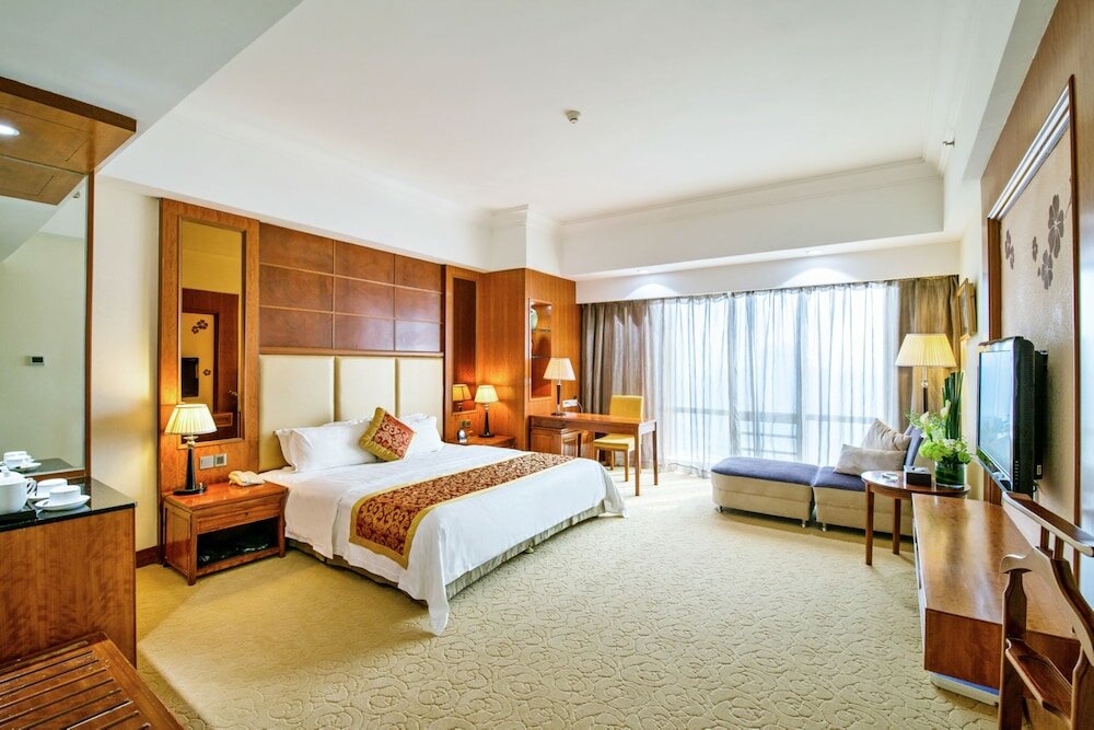 Фото Jiangmen Gladden Hotel