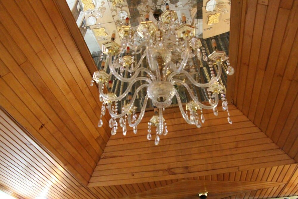 Фото Hill View Hotel West Airport