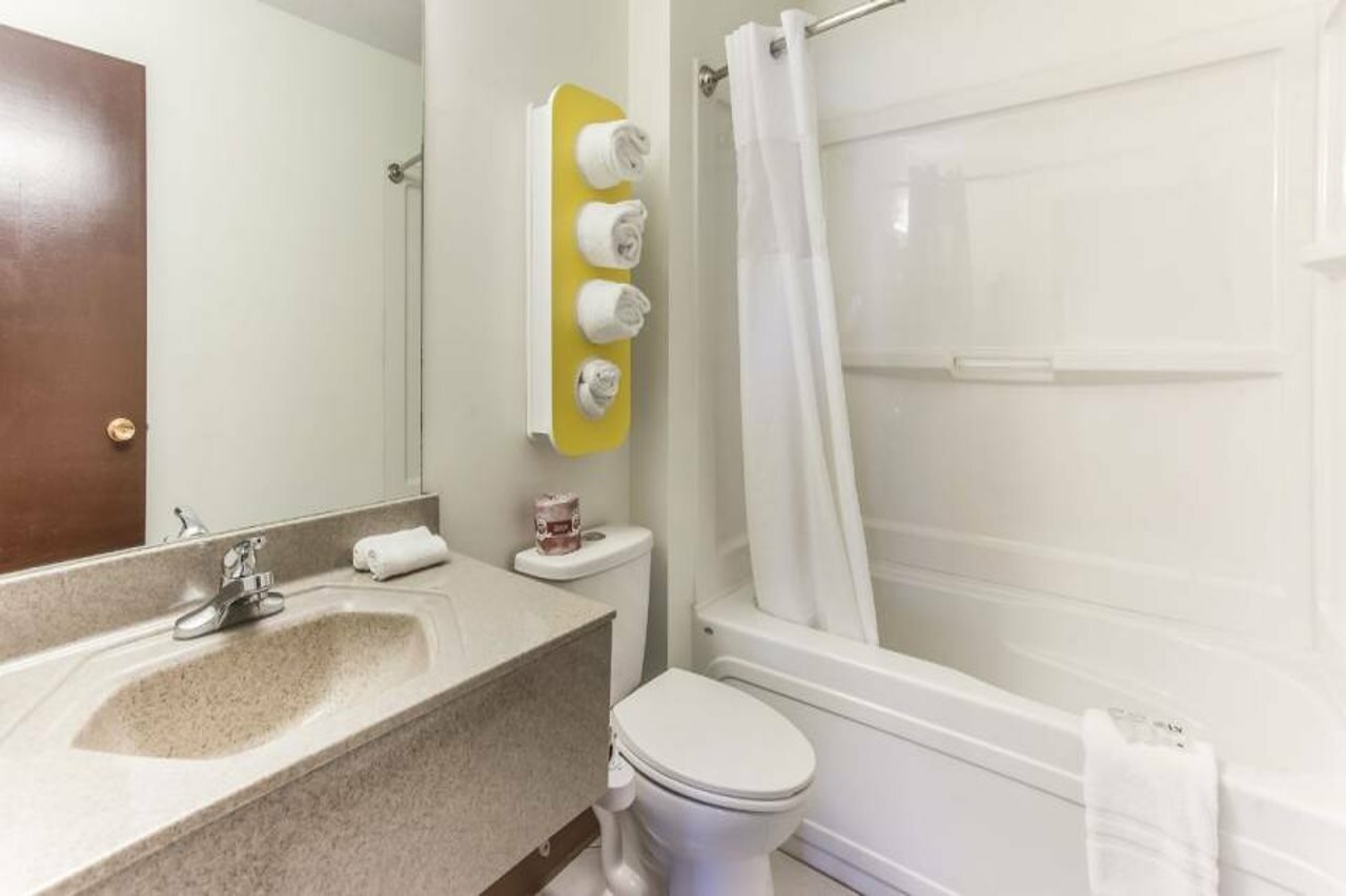 Фото Motel 6 Lethbridge